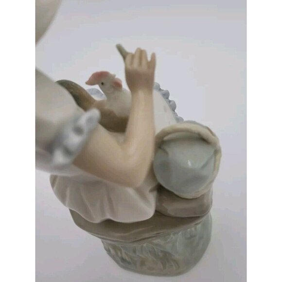 Vintage Nao By Lladro Girl Playing Rooster Spainish Figurine Excellent Condition - Picture 10 of 16